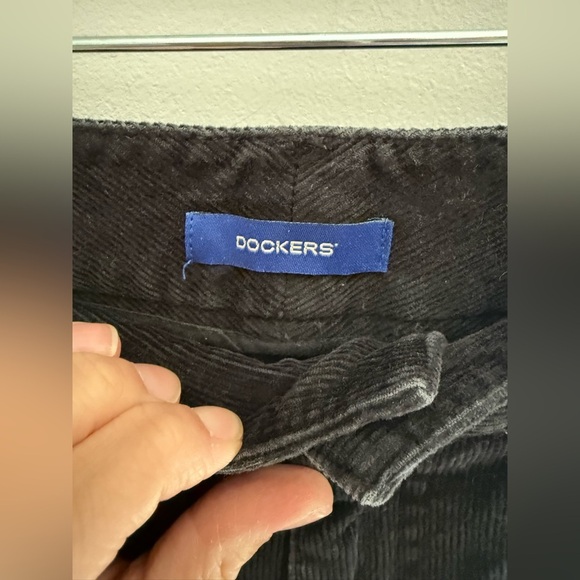 Dockers Black Corduroy Pants Woman’s SZ 4 Straight Leg Stretch Pockets Mid Rise - Picture 4 of 11